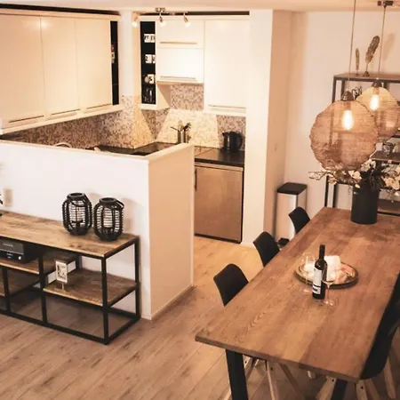 Appartement Atlantis 18 *